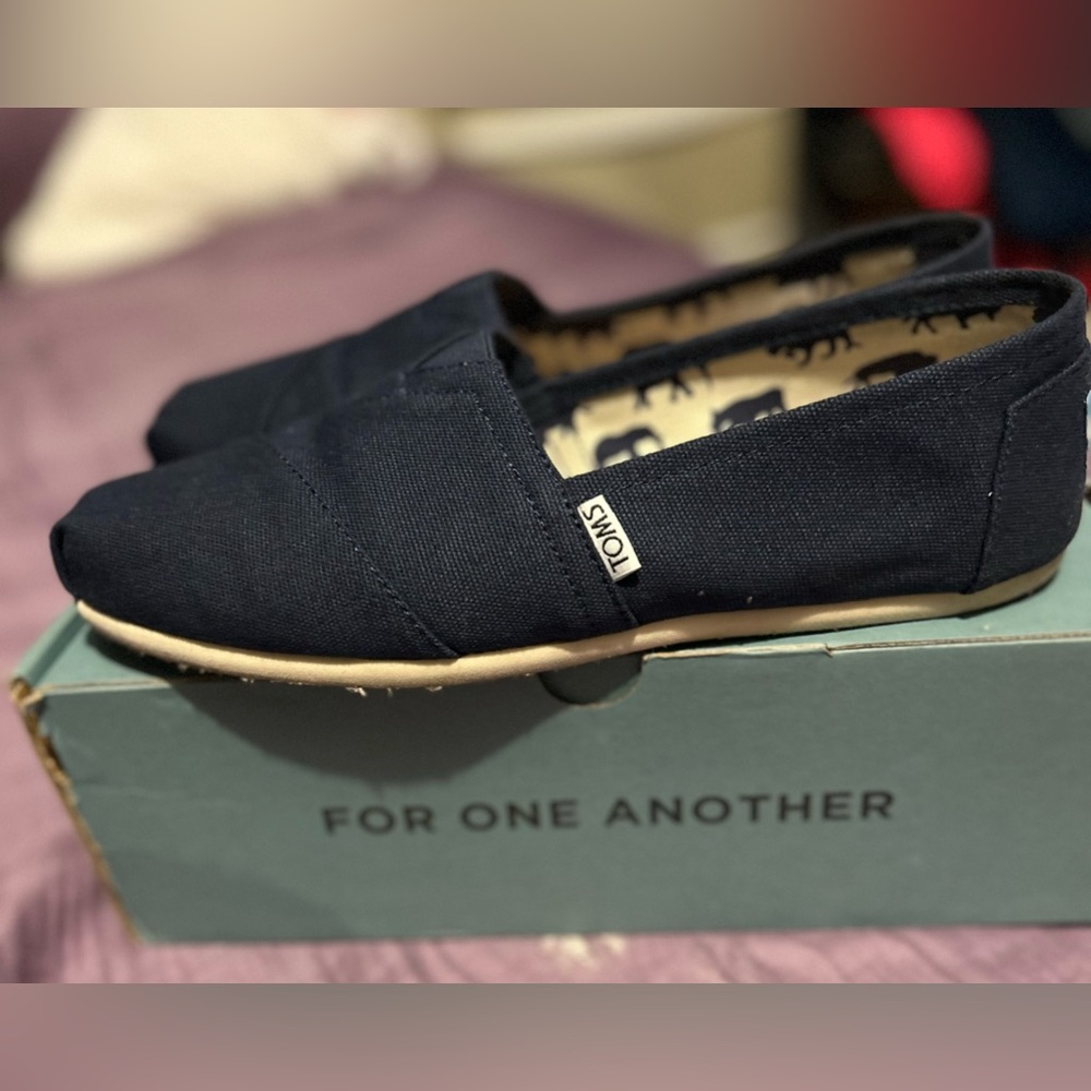 Toms Navy Classic Canvas Slip On